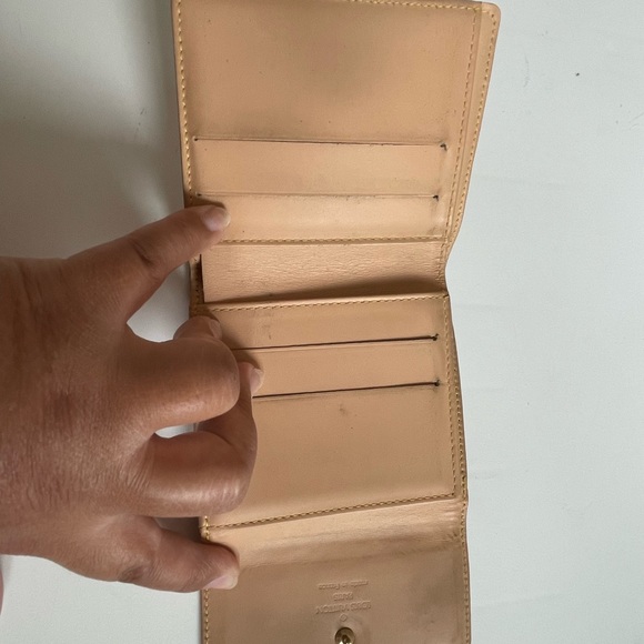 Authentic White Multicolor Short wallet - Picture 16 of 16